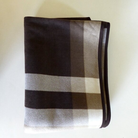 NEW WOMENS REVERSIBLE FASHION WINTER WRAP WOOLRICH BRAND BROWN & PLAID (ONE SIZE - Picture 8 of 10